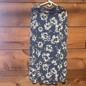 Women’s Maxi Floral A-Line Skirt in Navy- M